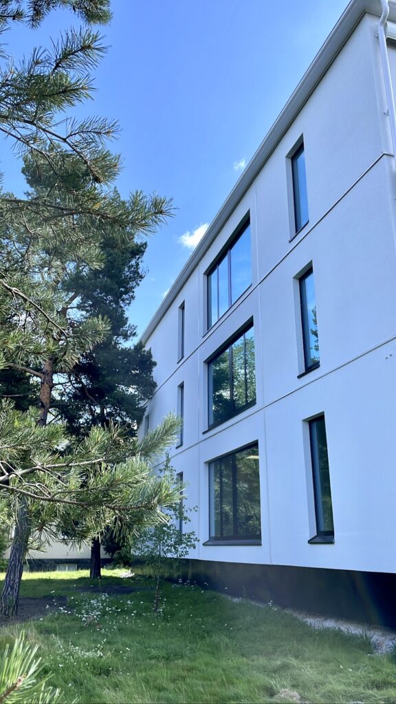 Fasad på LYS Big Room vid Laakso sjukhus i Helsingfors