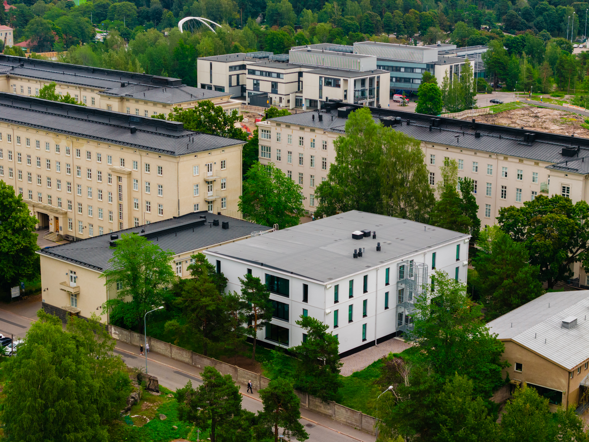 Drönarbild av LYS Big Room vid Laakso sjukhus i Helsingfors